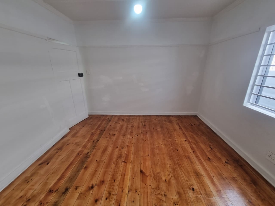 To Let 2 Bedroom Property for Rent in Lansdowne Western Cape